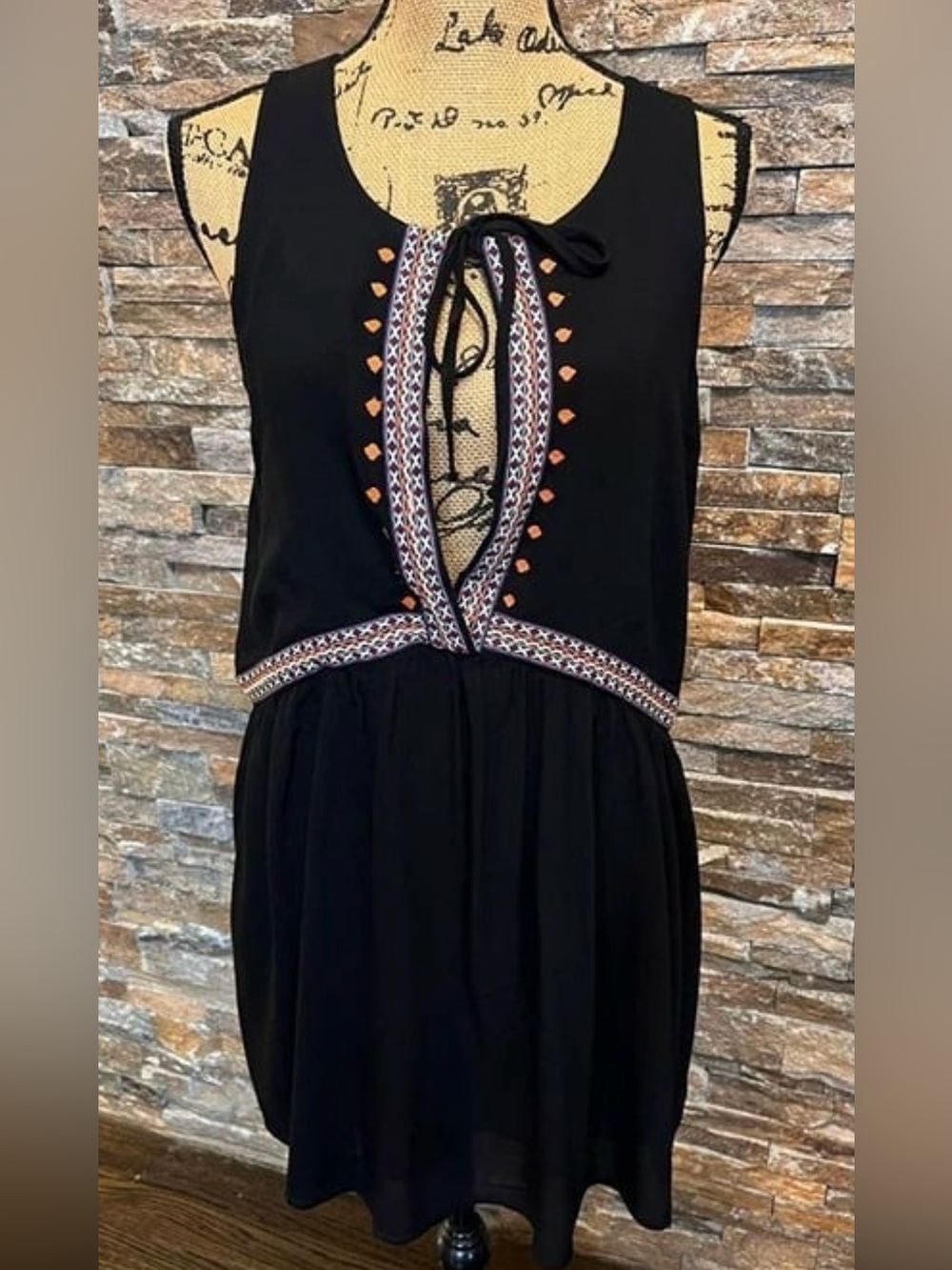 TCEC Evereve Tunic Tank Boho Embroidered Front Tie Closure Sleeveless Medium